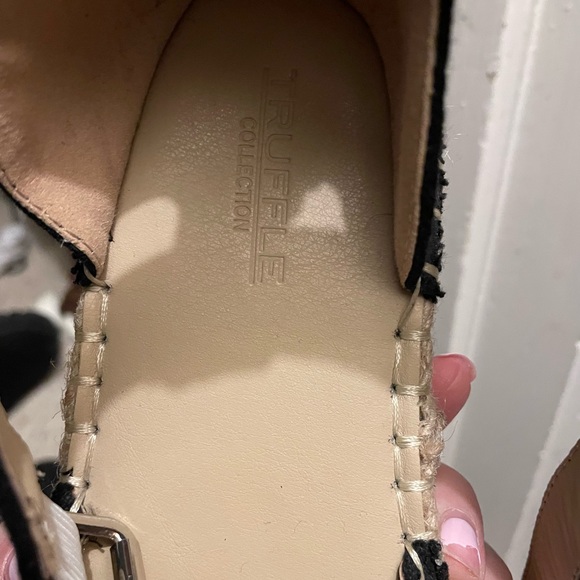 Cute canvas sandal. Light, comfortable and classy - Picture 2 of 3